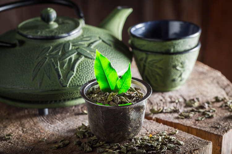 Zeleni čaj se uspešno može izboriti sa opadanjem kose